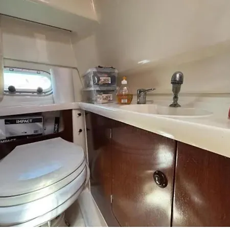 Hotel en barco Barco Marina De *