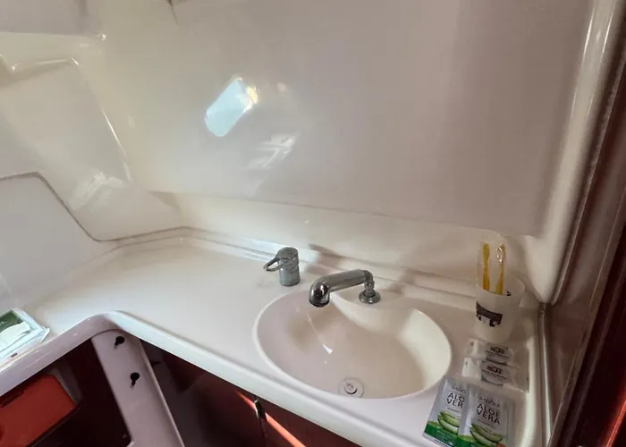 Botel Barco Marina De Cascais